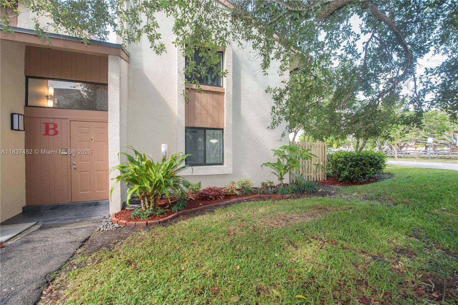 Property photo # 6