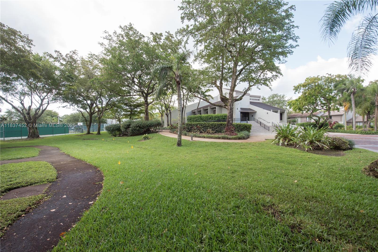 Property photo # 2