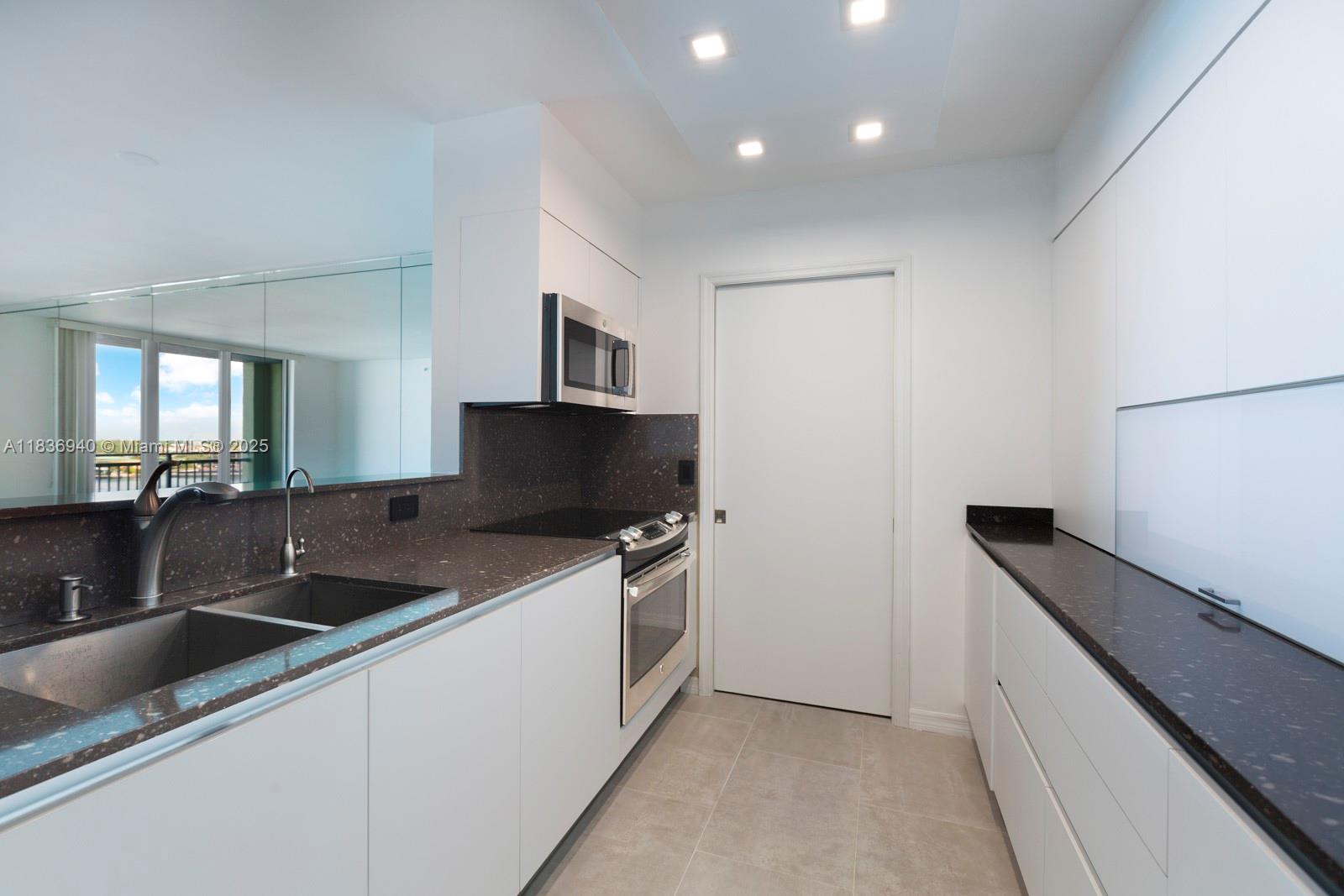 90 Alton Rd #1408, Miami Beach, Florida image 12