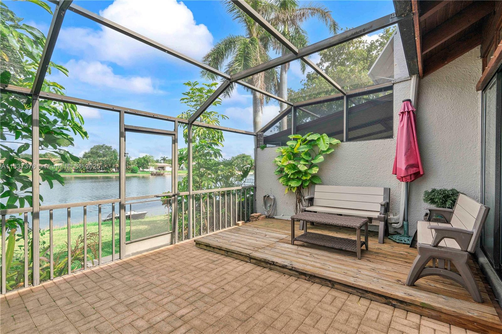 1512 NW 113th Way, Pembroke Pines, Florida image 1