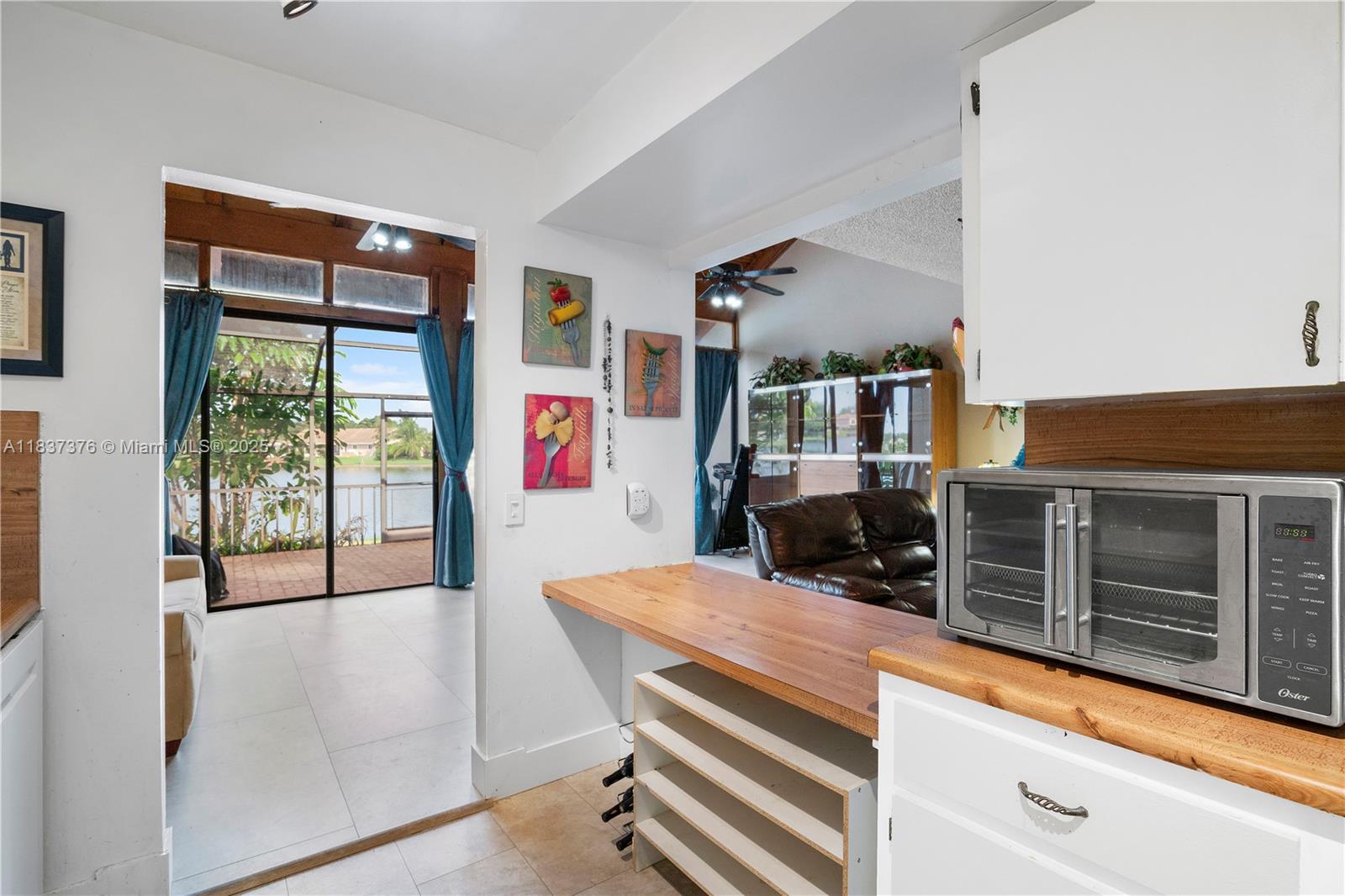 1512 NW 113th Way, Pembroke Pines, Florida image 15
