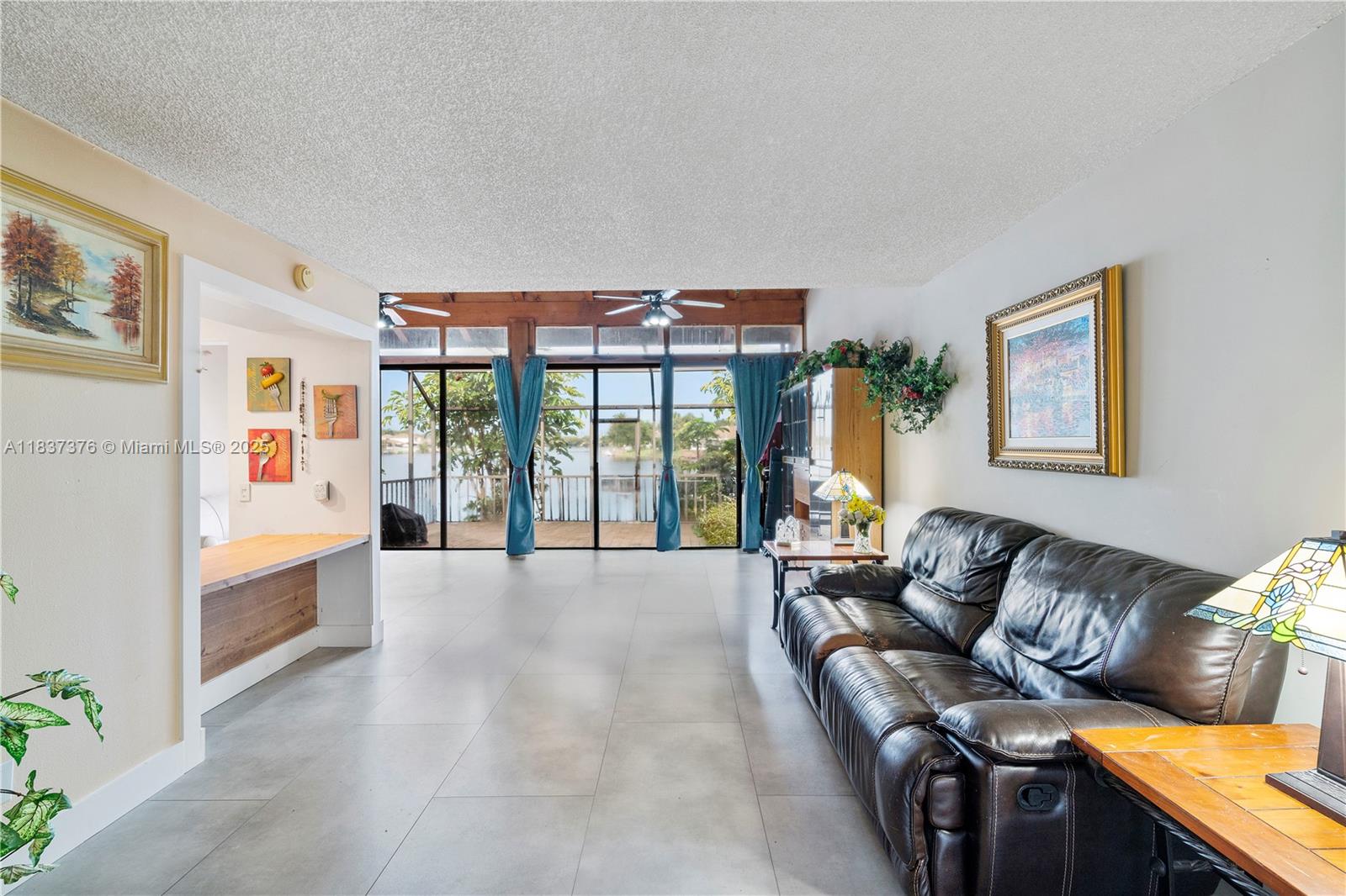 1512 NW 113th Way, Pembroke Pines, Florida image 3