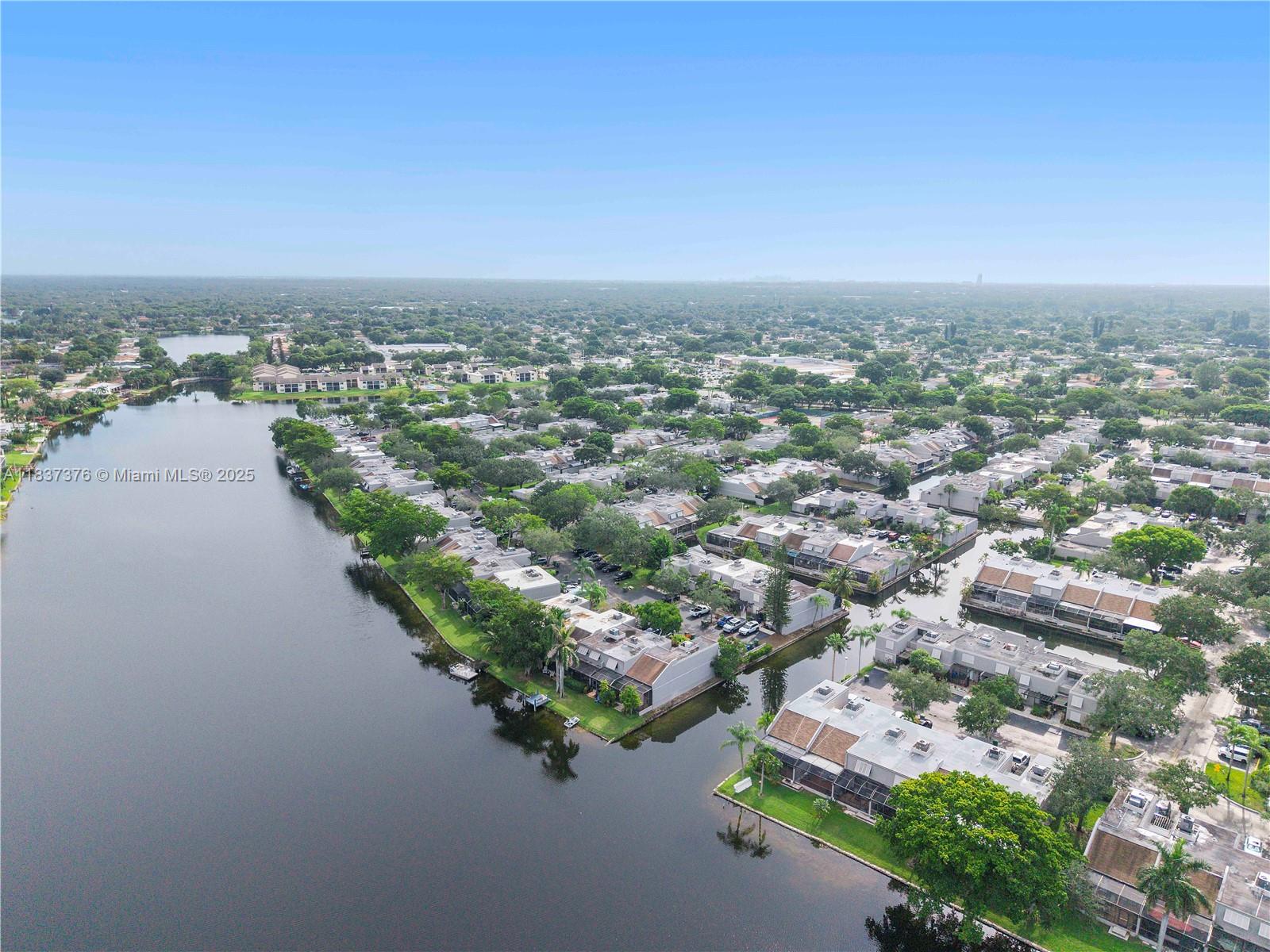 1512 NW 113th Way, Pembroke Pines, Florida image 43