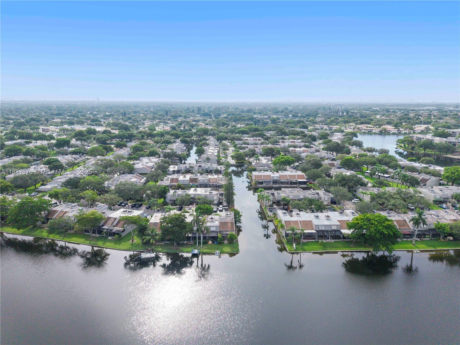 1512 NW 113th Way, Pembroke Pines, Florida image 44