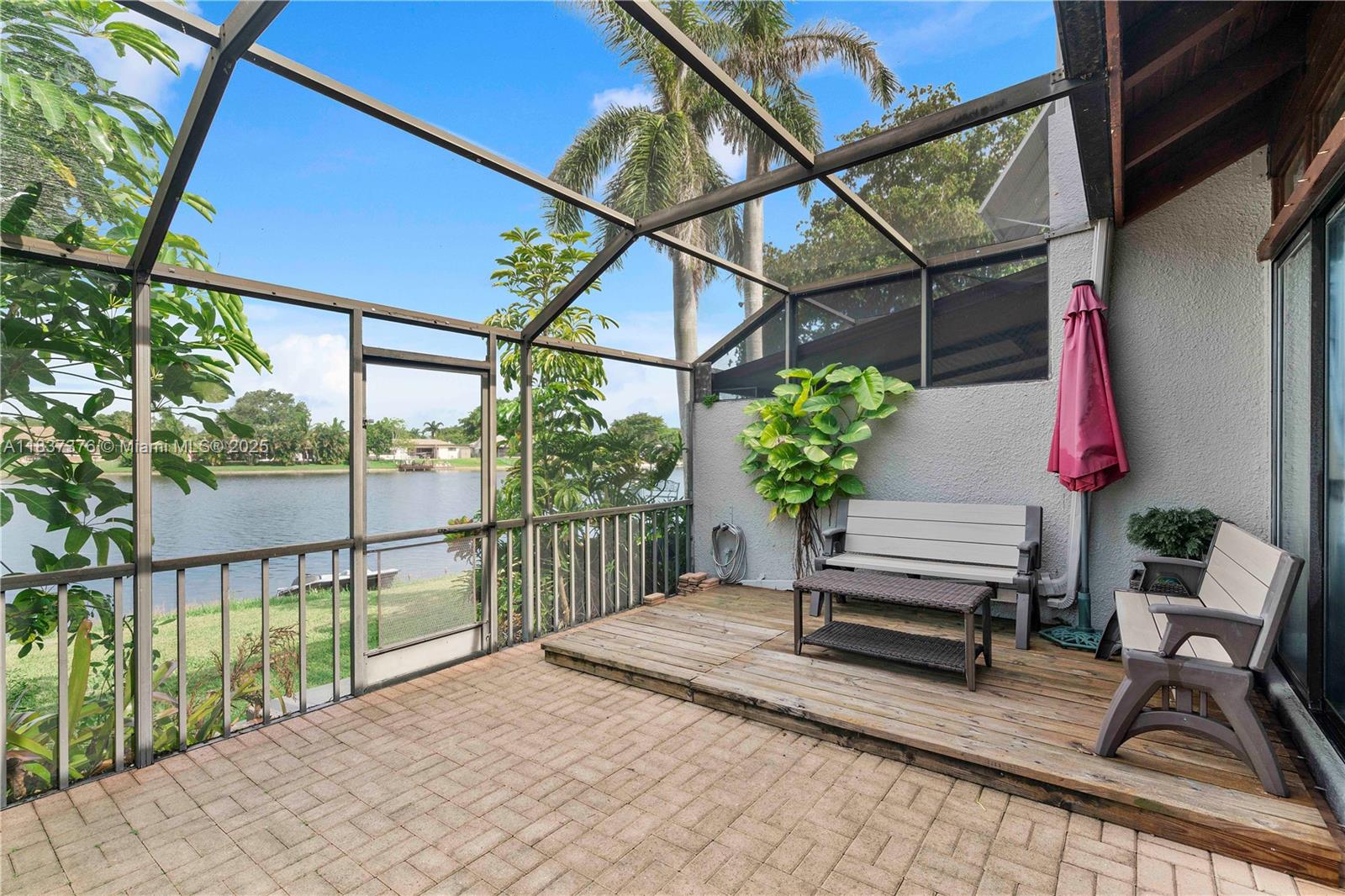 1512 NW 113th Way, Pembroke Pines, Florida image 9