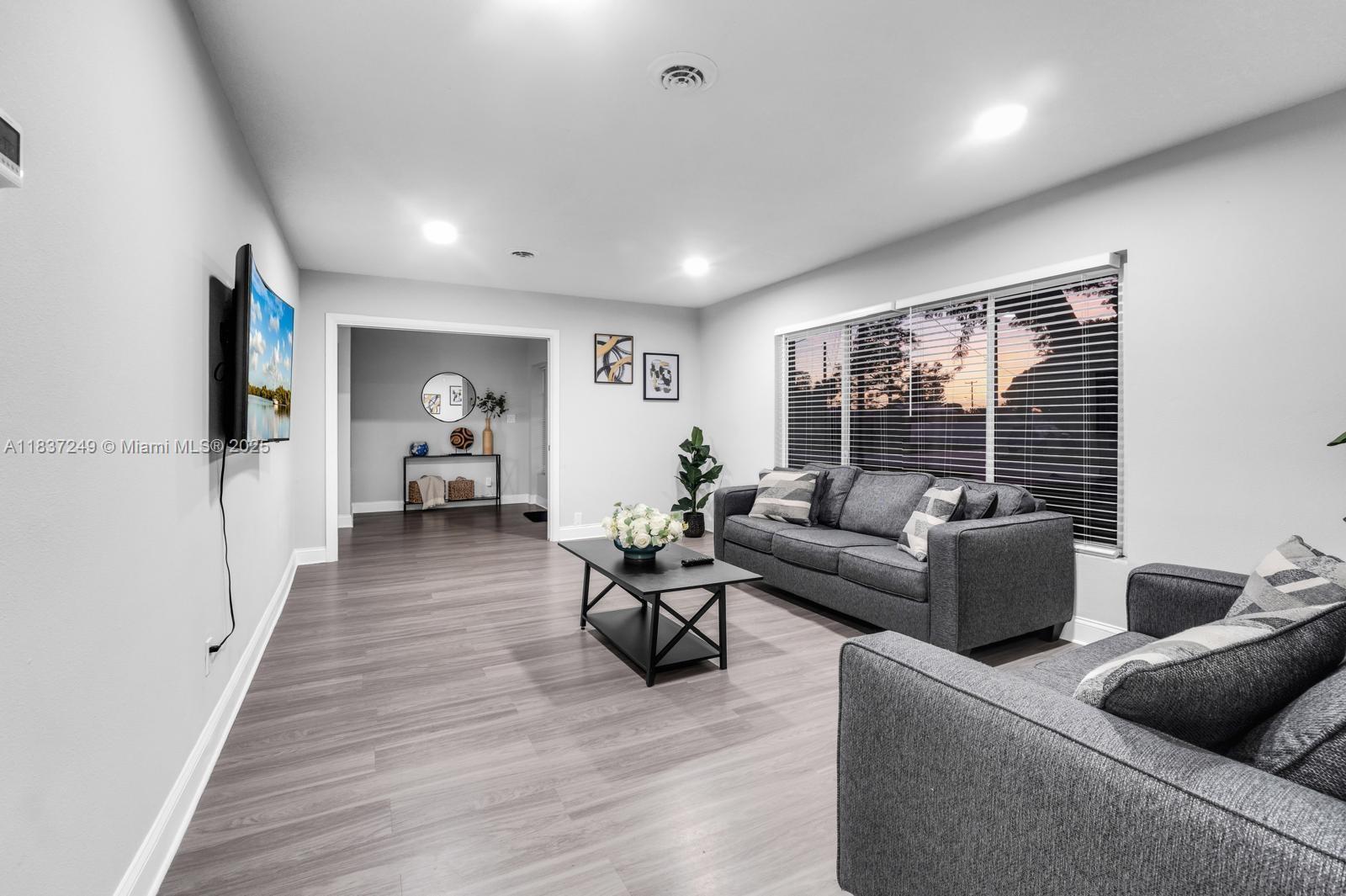 809 E Glen Oak, Clearwater, Florida image 17
