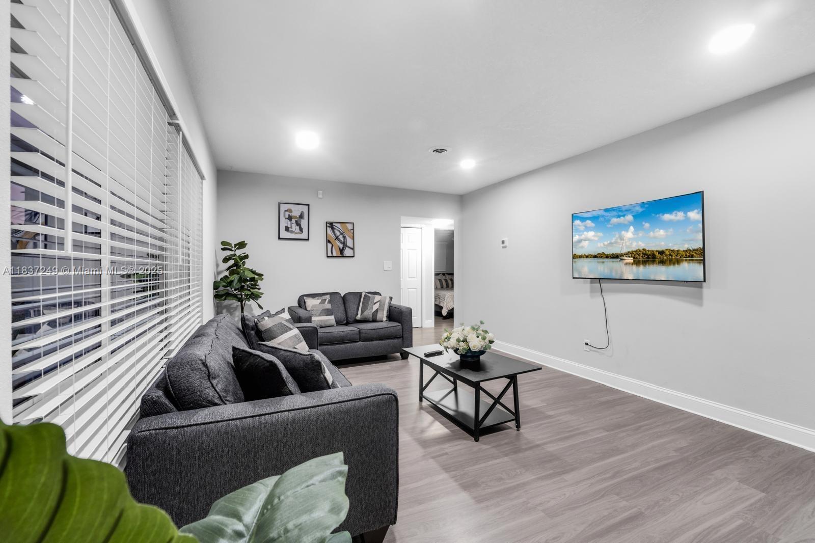 809 E Glen Oak, Clearwater, Florida image 18