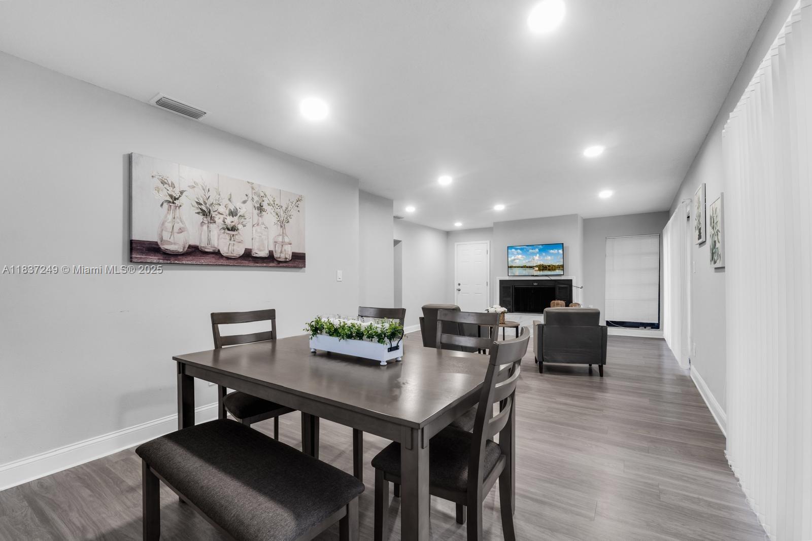 809 E Glen Oak, Clearwater, Florida image 3