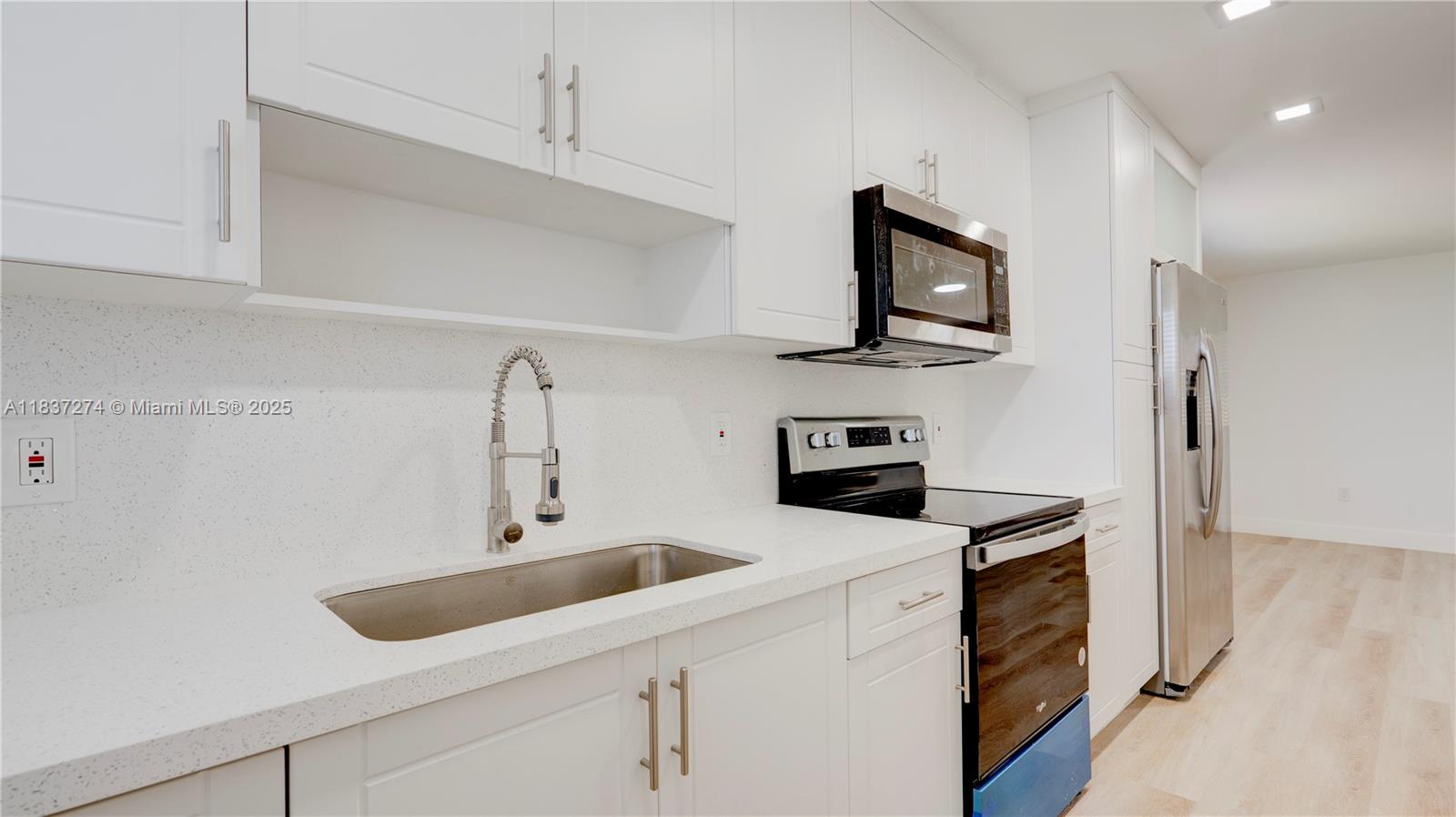 2820 NW 95th St, Miami, Florida image 33