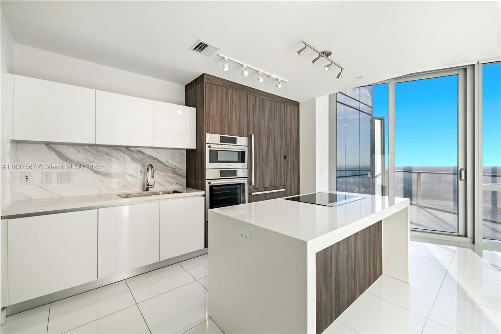 Condo for Rent in Miami, FL