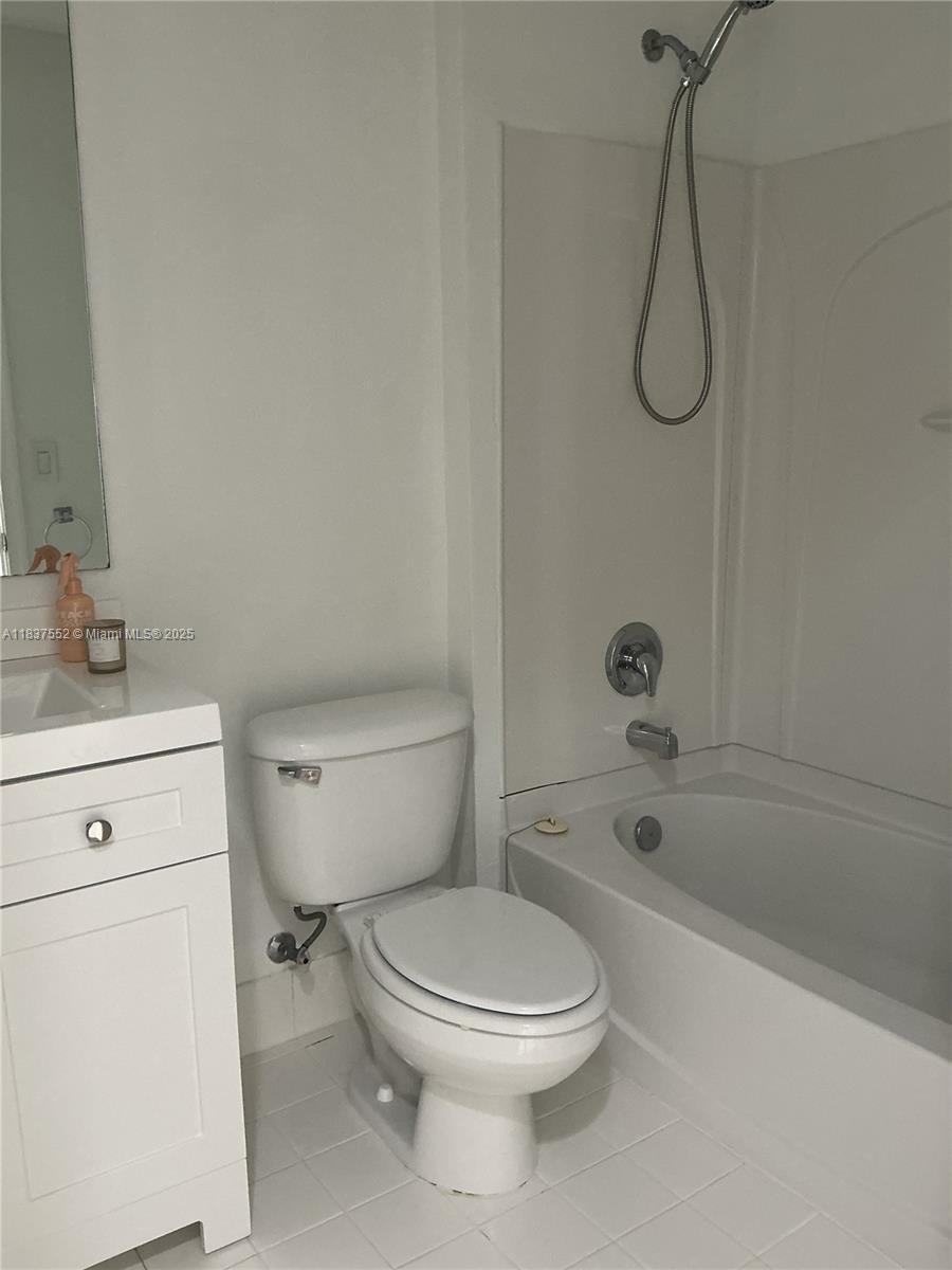9593 Harbour Lake Cir, Boynton Beach, Florida image 21