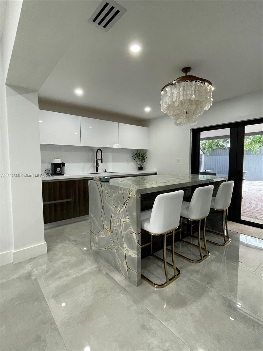 6272 NW 110th Ter, Hialeah, Florida image 11