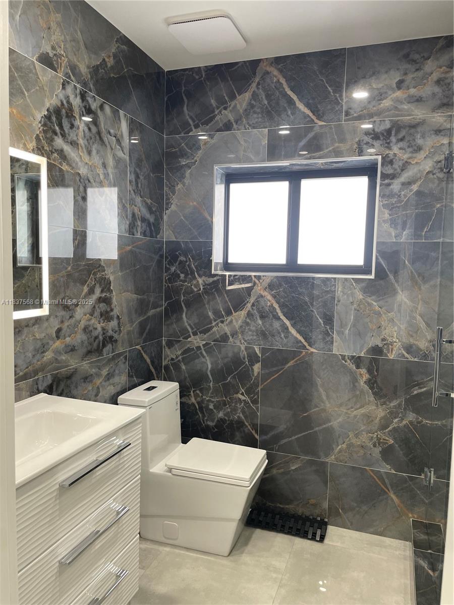 6272 NW 110th Ter, Hialeah, Florida image 13