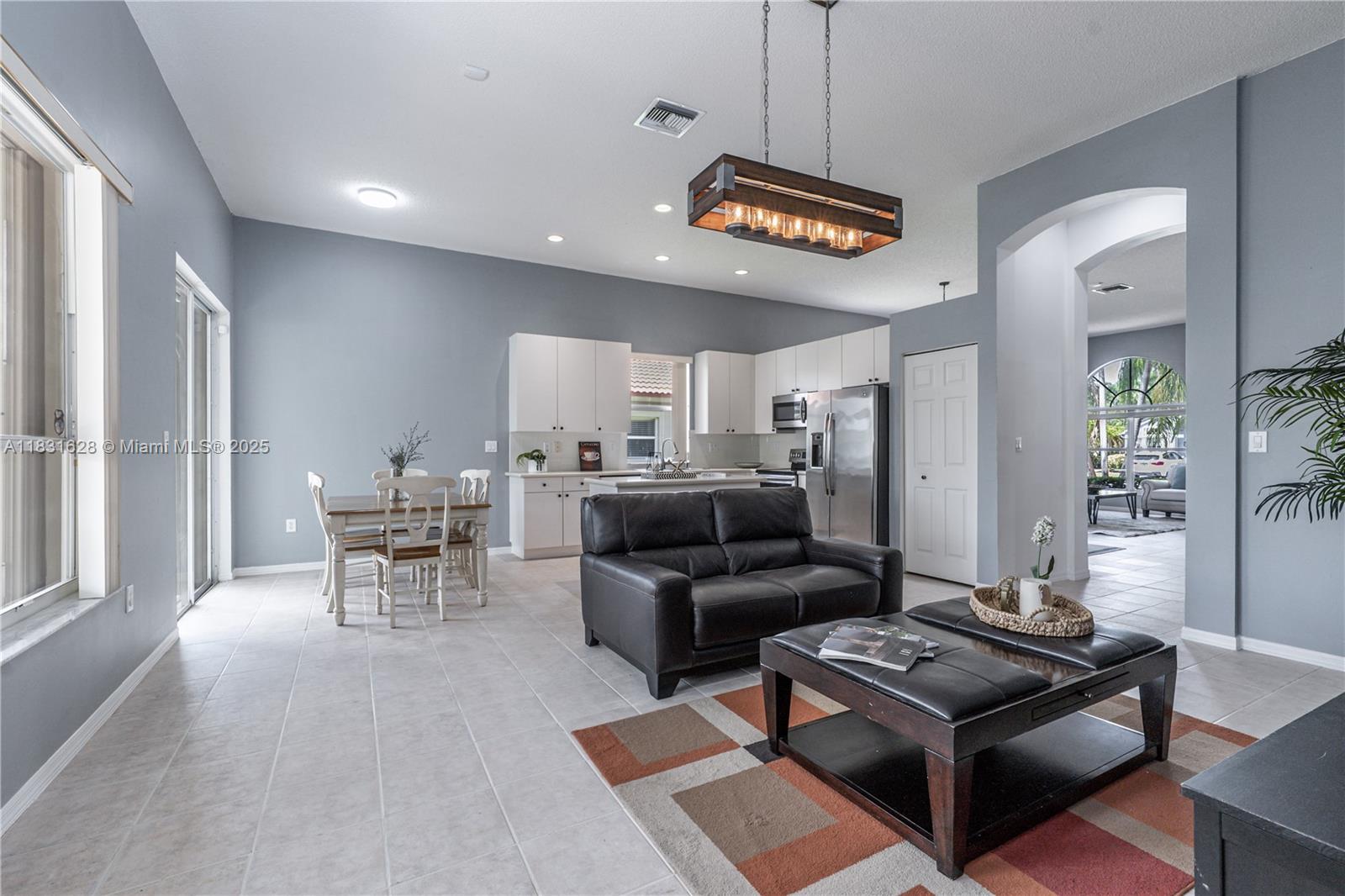 1122 NW 143rd Ave, Pembroke Pines, Florida image 11