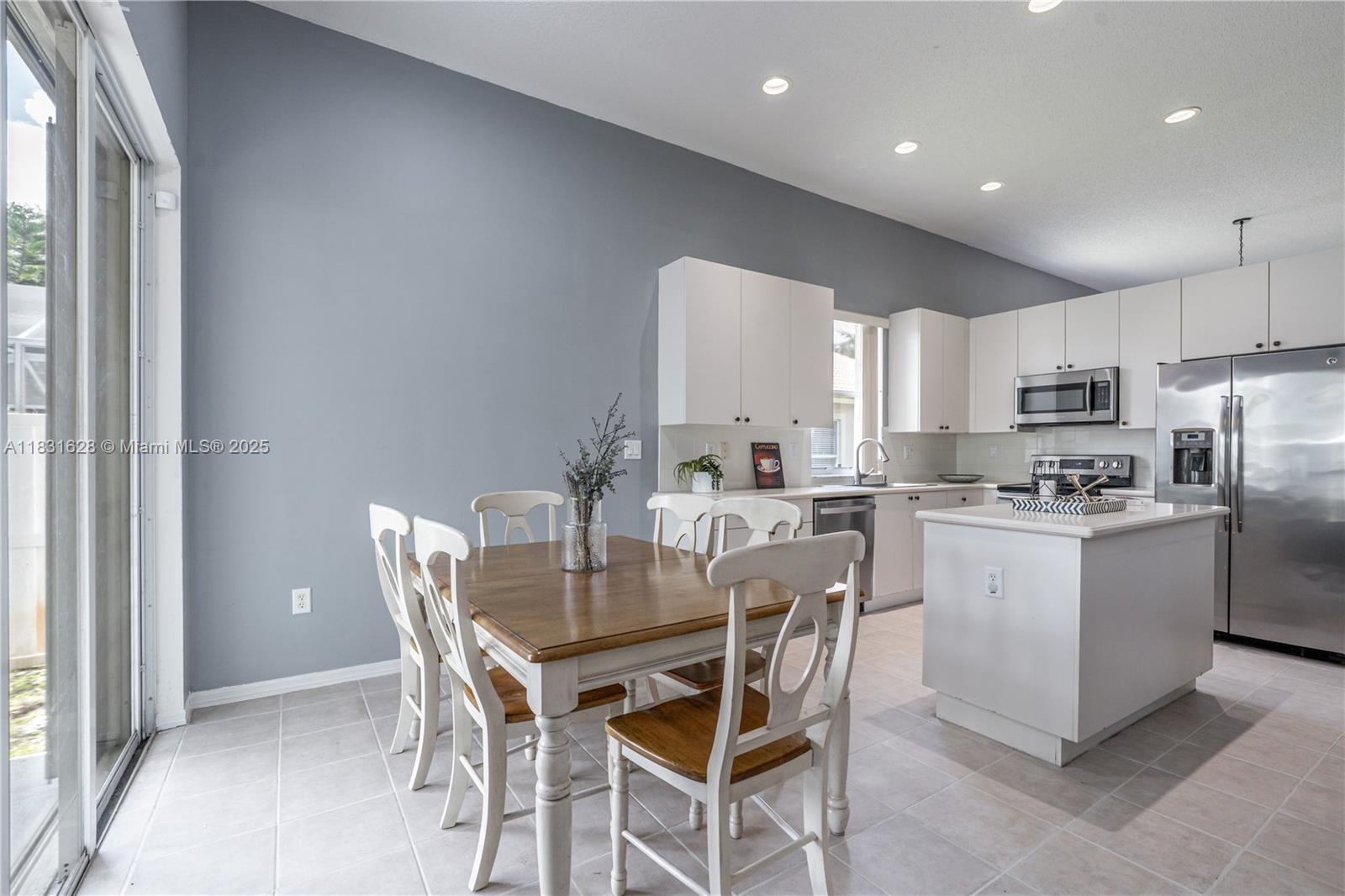 1122 NW 143rd Ave, Pembroke Pines, Florida image 12