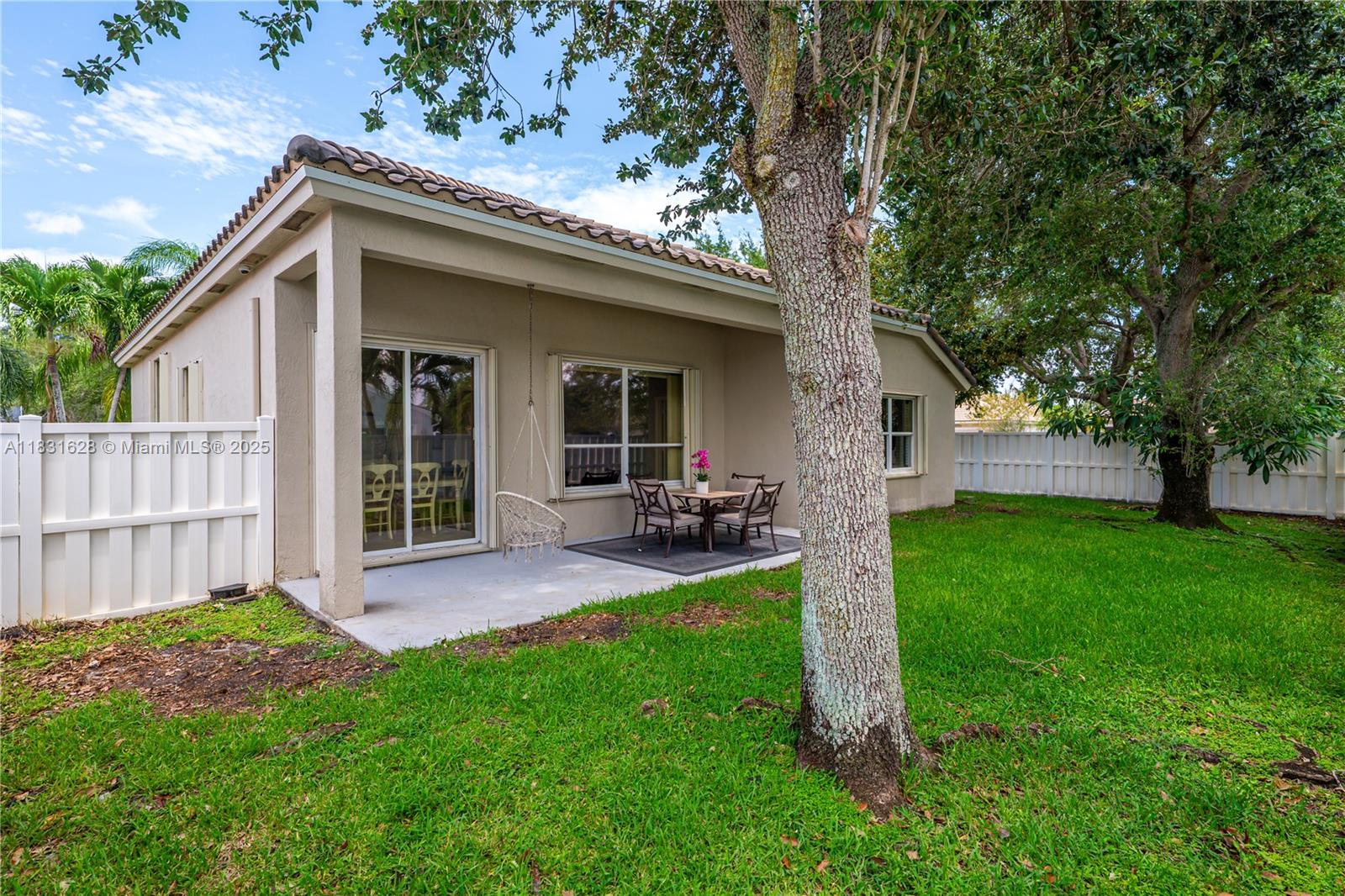 1122 NW 143rd Ave, Pembroke Pines, Florida image 23