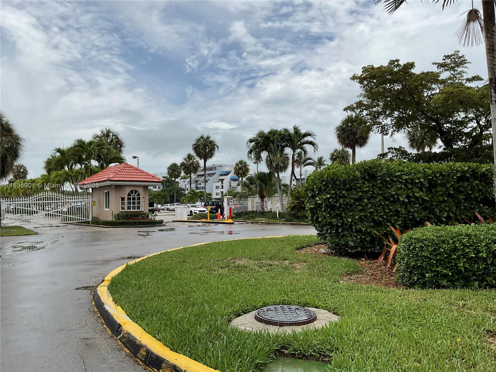 400 Kings Point Dr #623, Sunny Isles Beach, Florida image 1