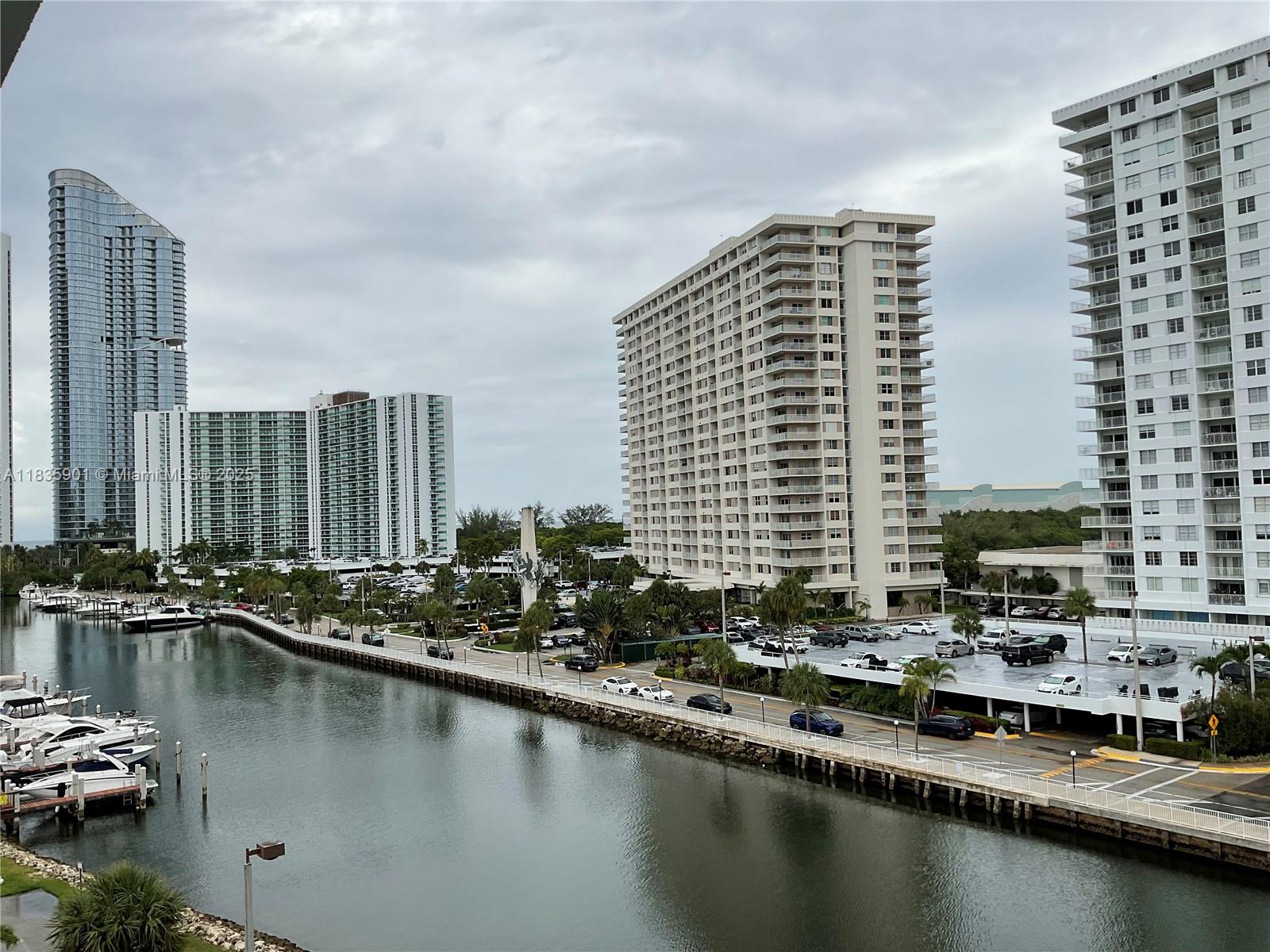 400 Kings Point Dr #623, Sunny Isles Beach, Florida image 33