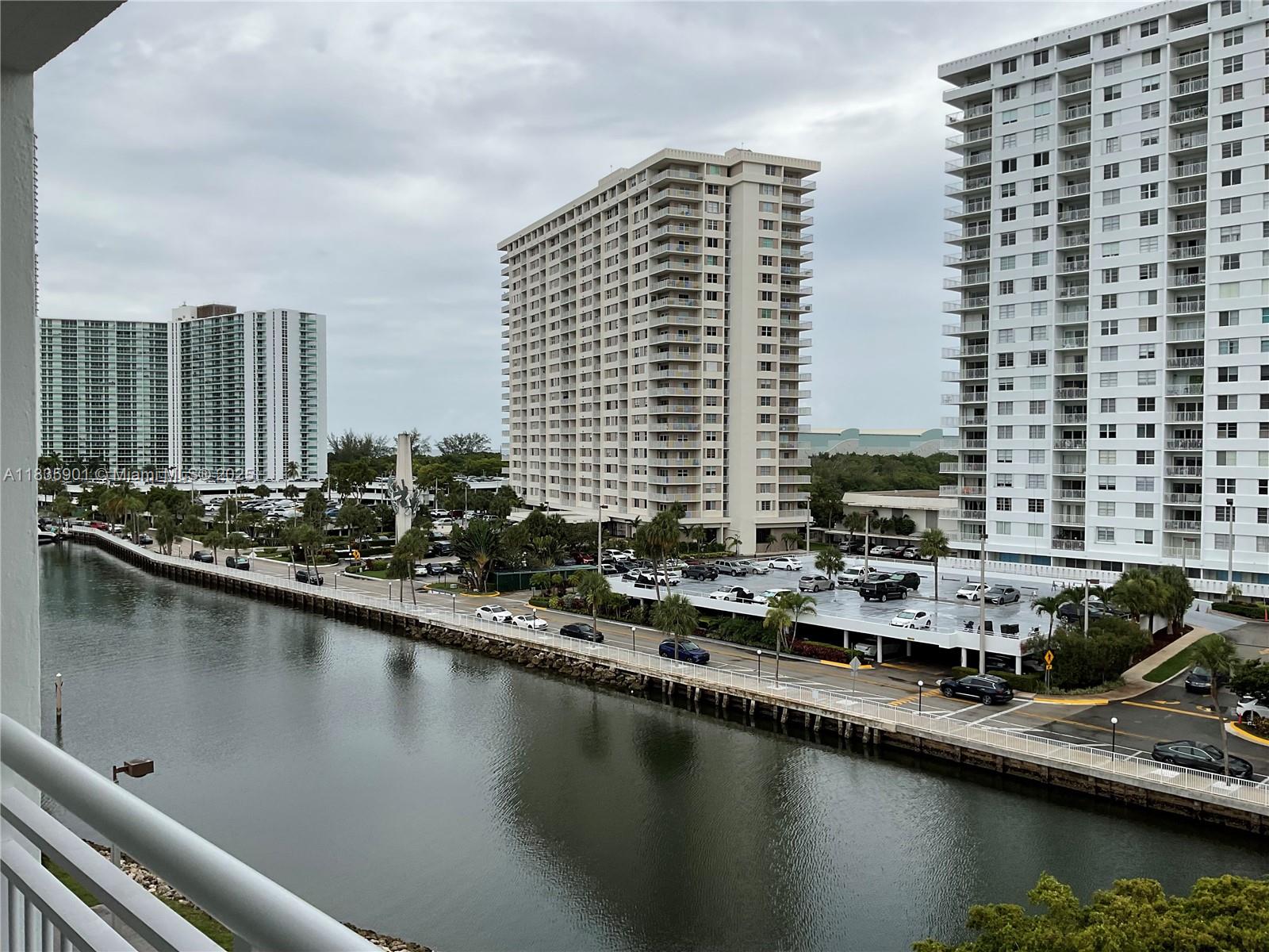 400 Kings Point Dr #623, Sunny Isles Beach, Florida image 35