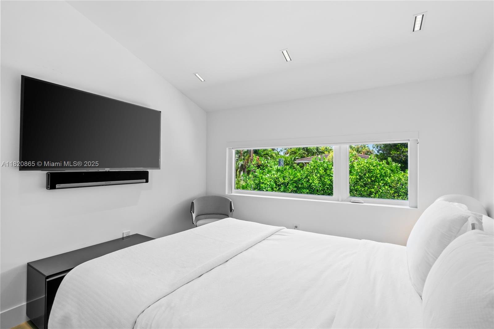 9033 Emerson Ave, Surfside, Florida image 20