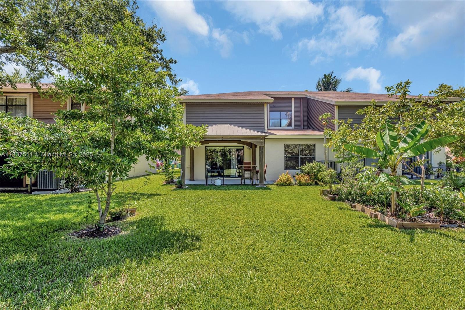 6181 Pine Tree Ln #B, Tamarac, Florida image 43