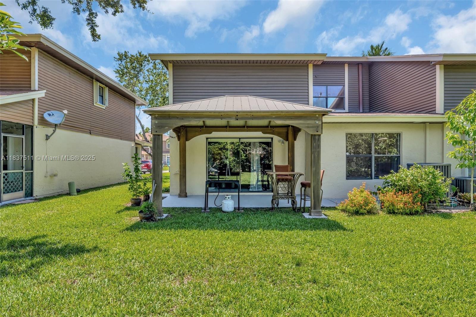 6181 Pine Tree Ln #B, Tamarac, Florida image 44