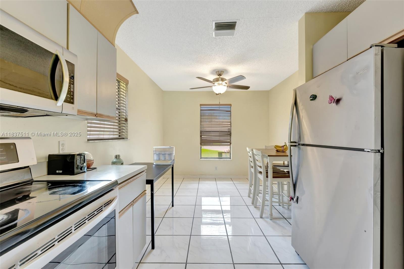 6181 Pine Tree Ln #B, Tamarac, Florida image 6