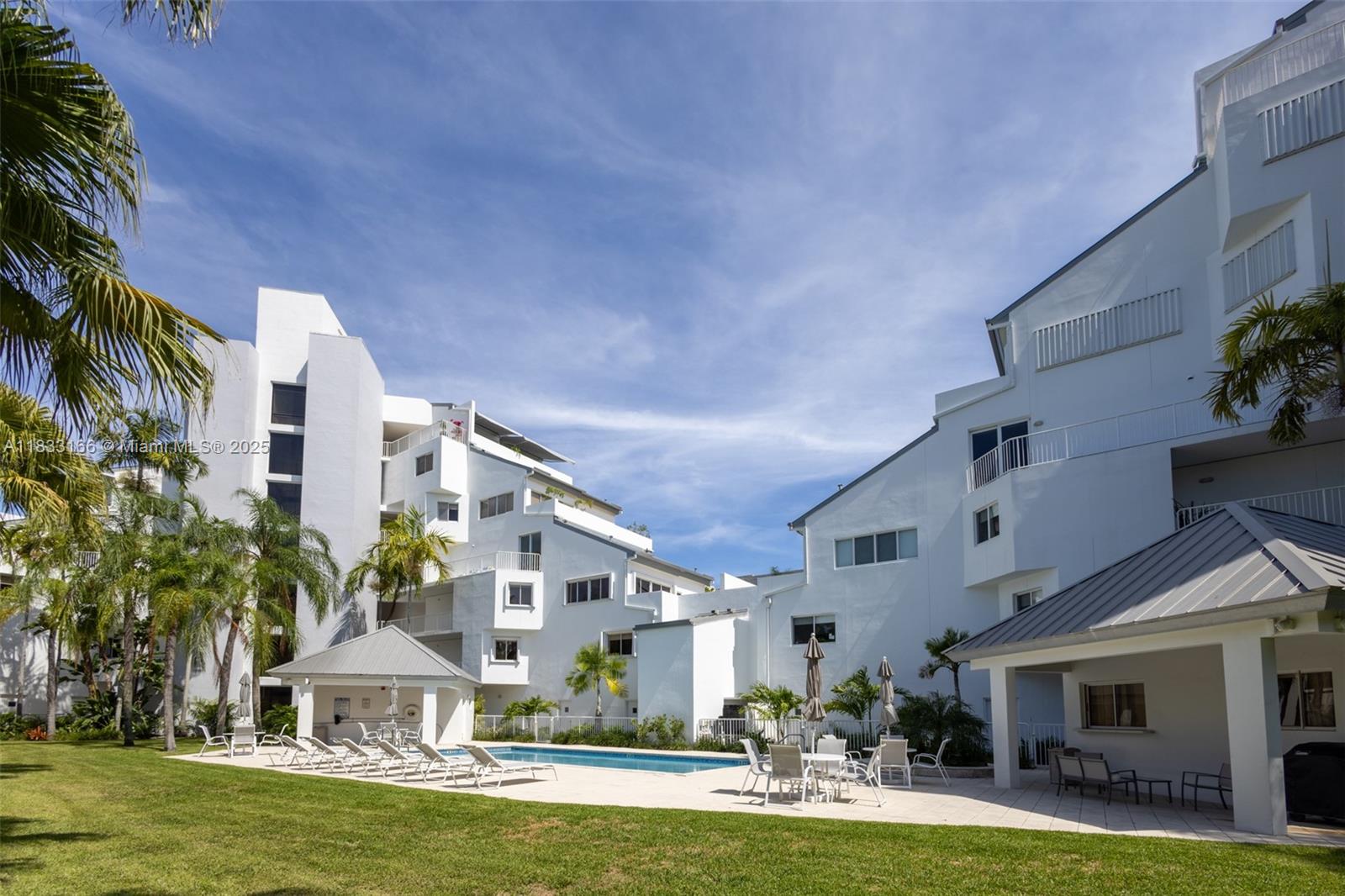 50 Ocean Lane Dr Unit 101, Key Biscayne, Florida 33149