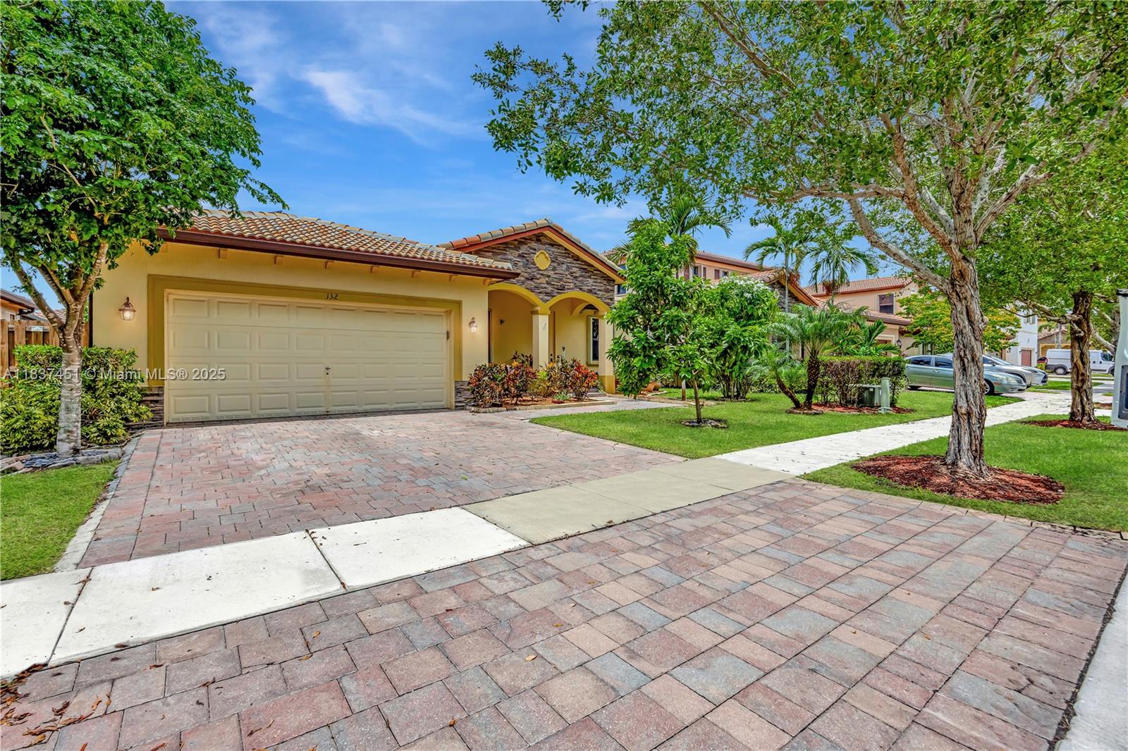 132 SE 36th Ave, Homestead, Florida image 1