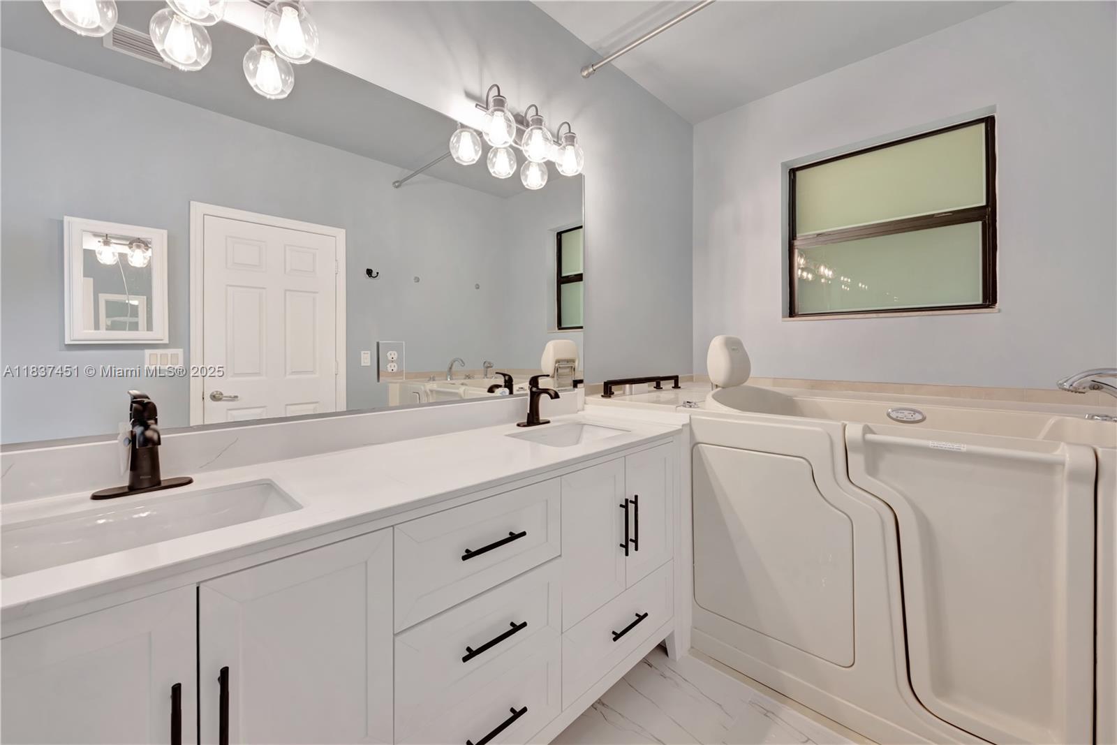 132 SE 36th Ave, Homestead, Florida image 9