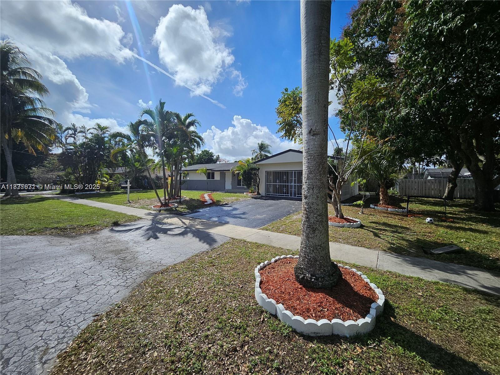221 SW 53rd Ave, Plantation, Florida image 10