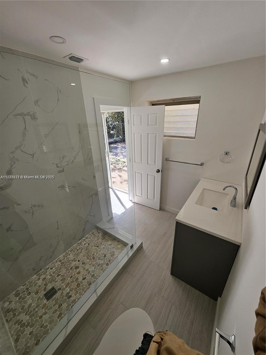 221 SW 53rd Ave, Plantation, Florida image 33