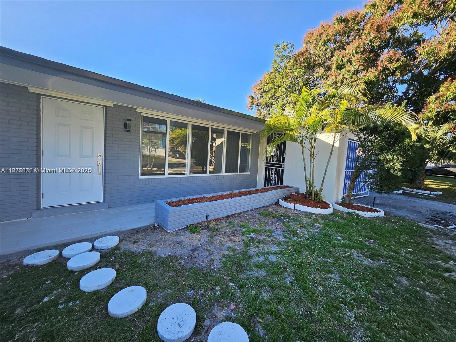 221 SW 53rd Ave, Plantation, Florida image 6