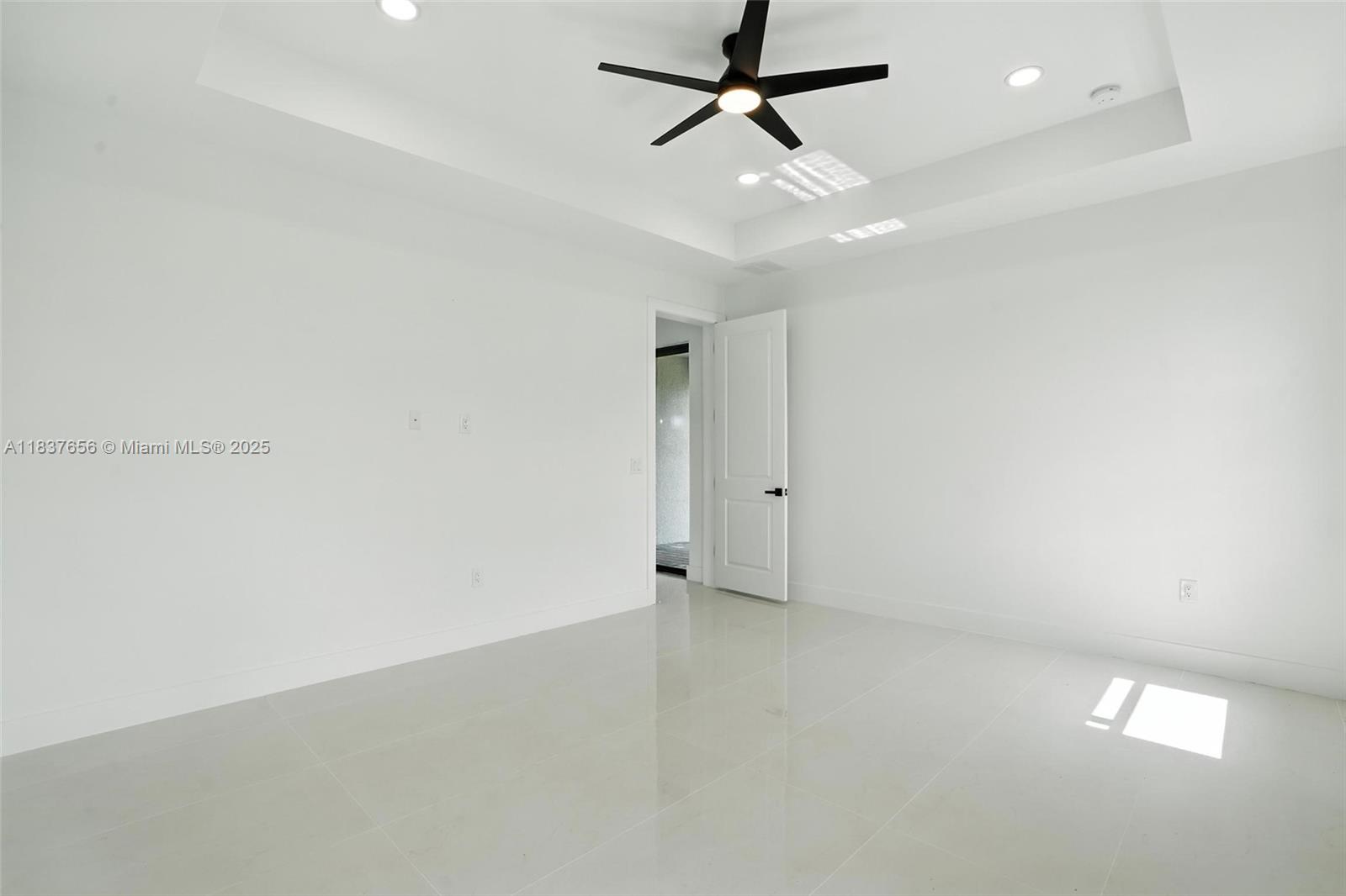 Residential, Cape Coral, Florida image 13