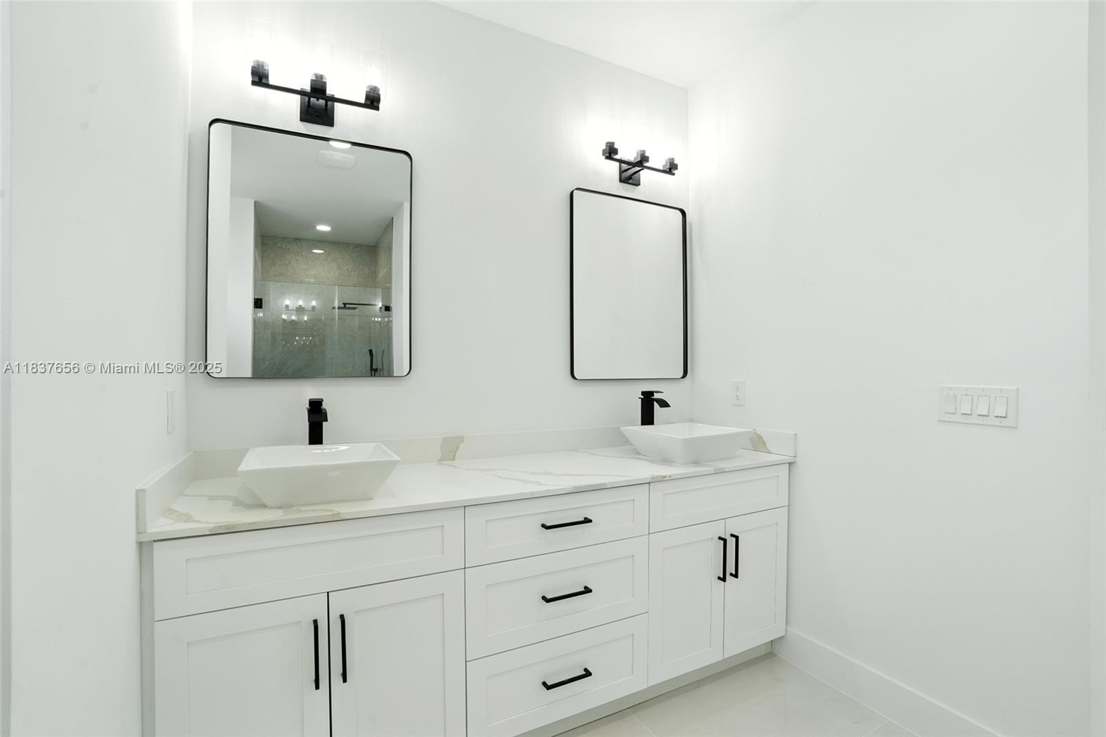 Residential, Cape Coral, Florida image 15