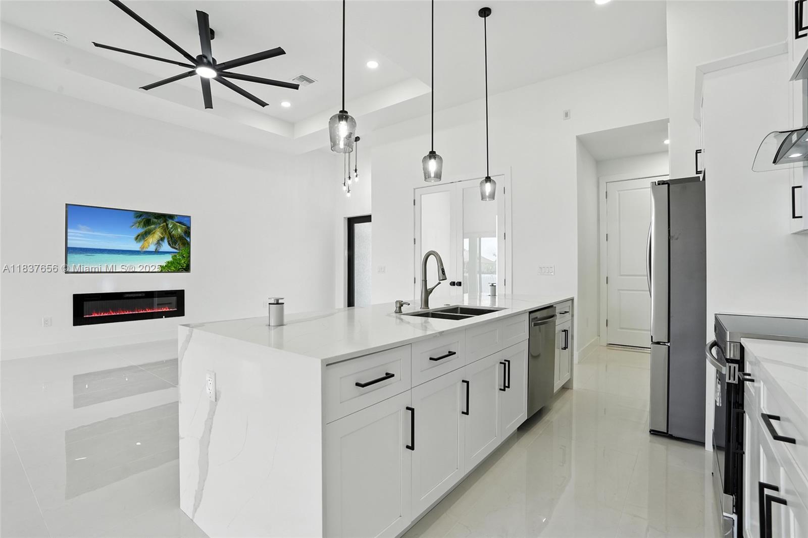 Residential, Cape Coral, Florida image 2