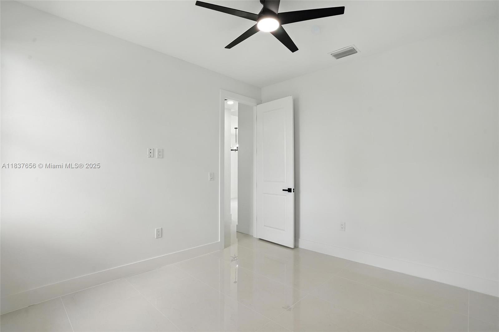 Residential, Cape Coral, Florida image 24