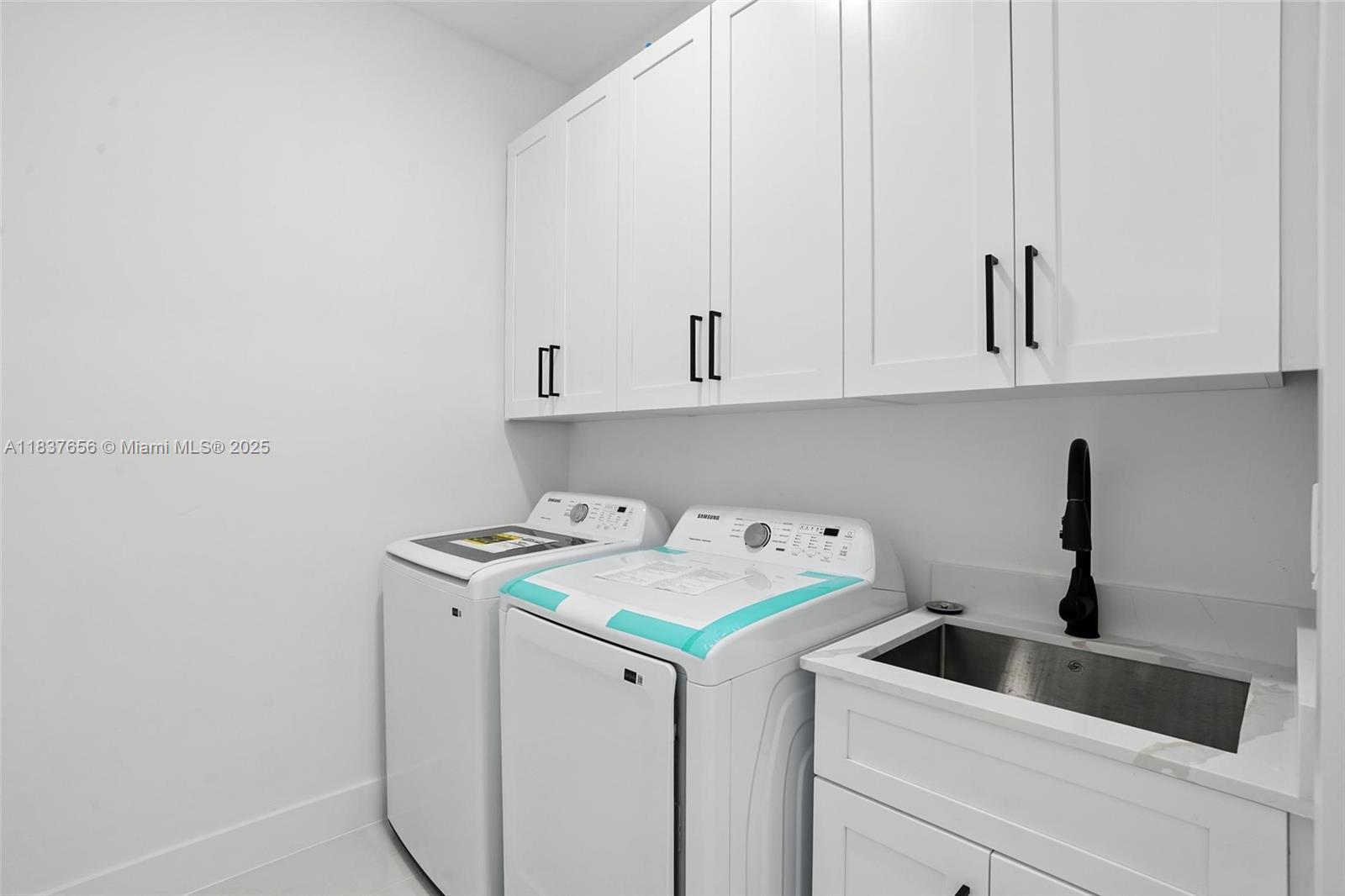 Residential, Cape Coral, Florida image 25