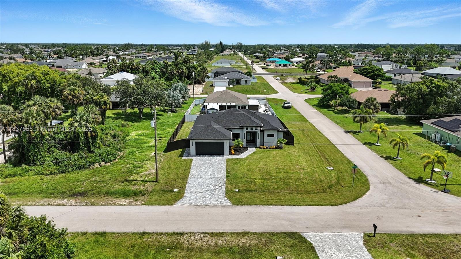Residential, Cape Coral, Florida image 34