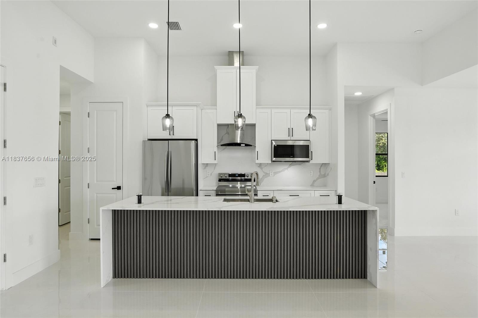 Residential, Cape Coral, Florida image 7