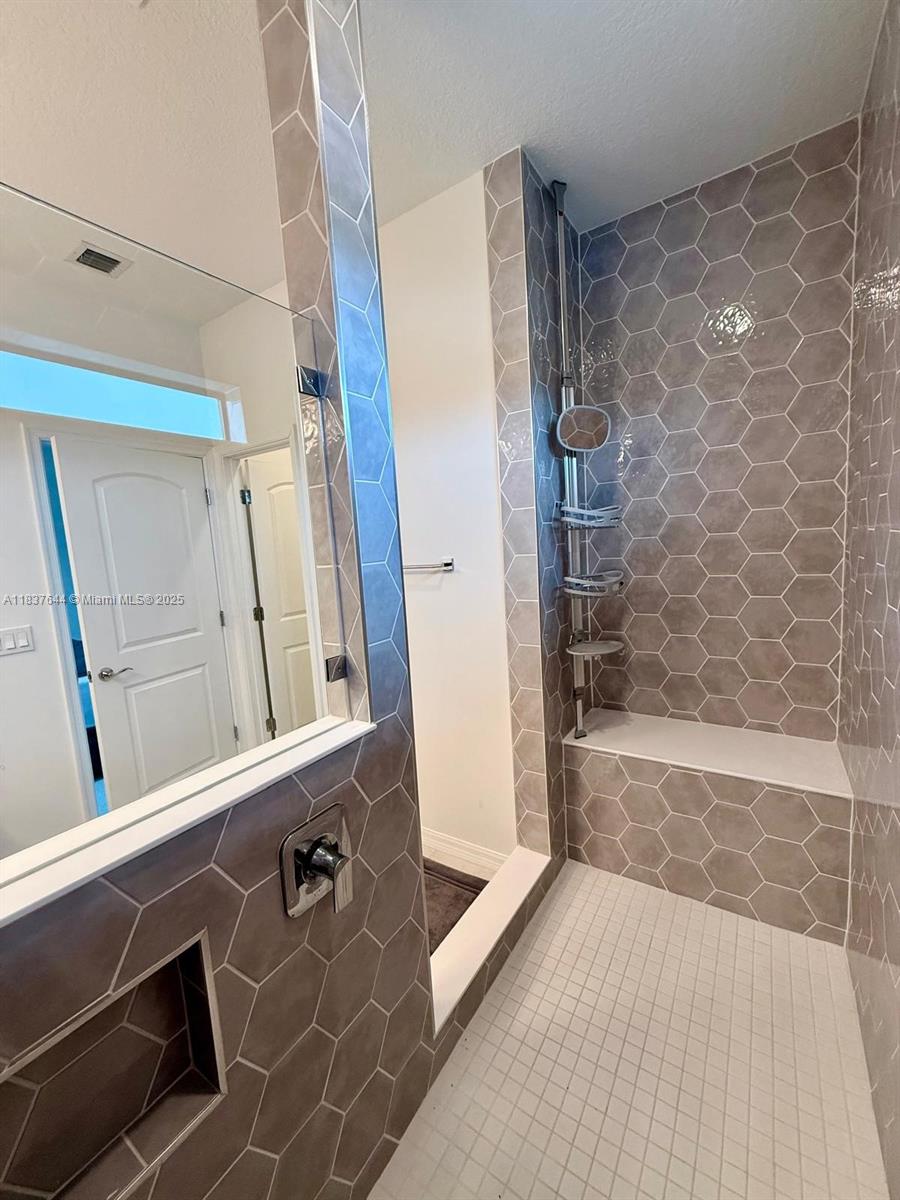 4468 Spruce Ln, Oakland Park, Florida image 18