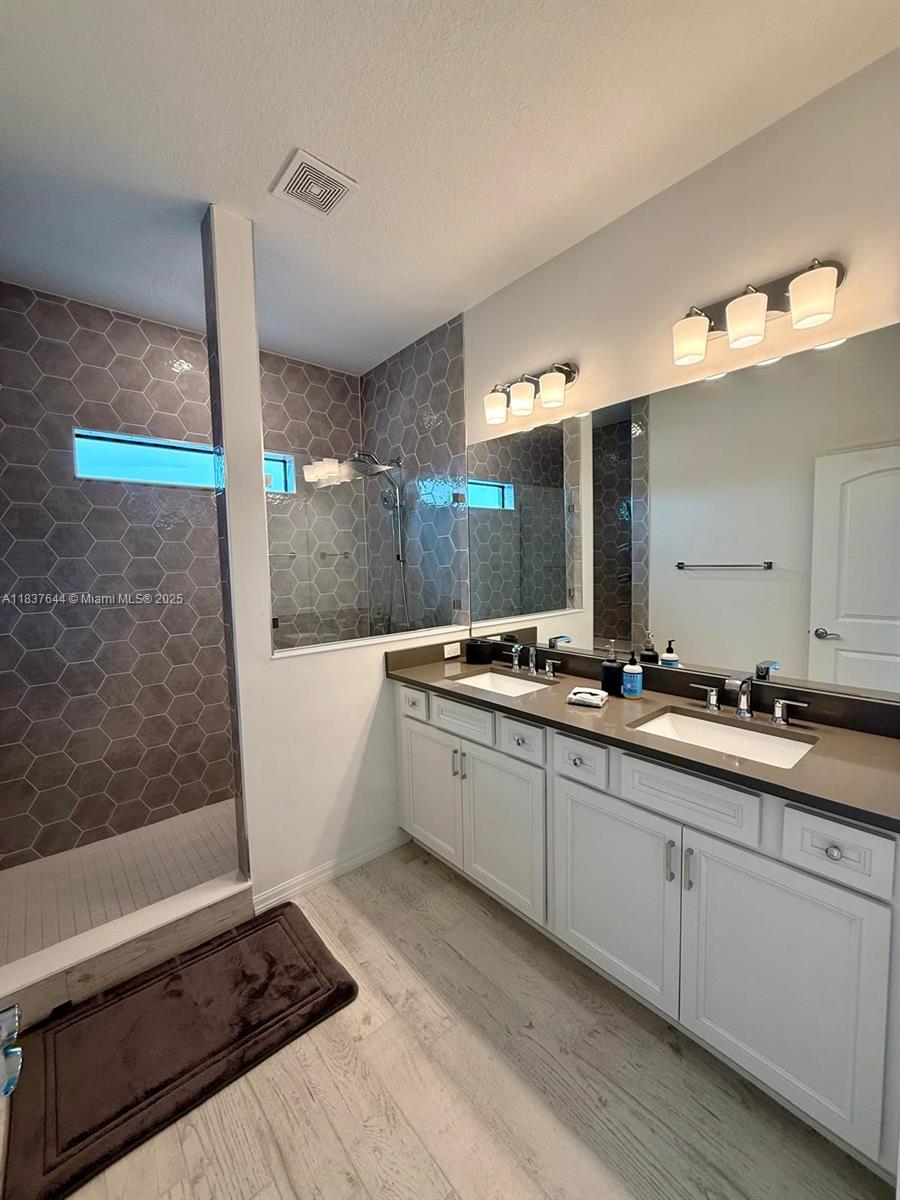 4468 Spruce Ln, Oakland Park, Florida image 19