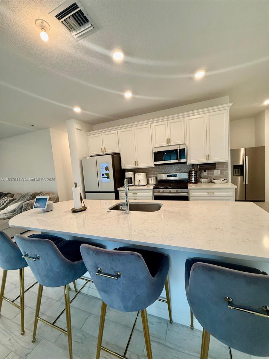 4468 Spruce Ln, Oakland Park, Florida image 7