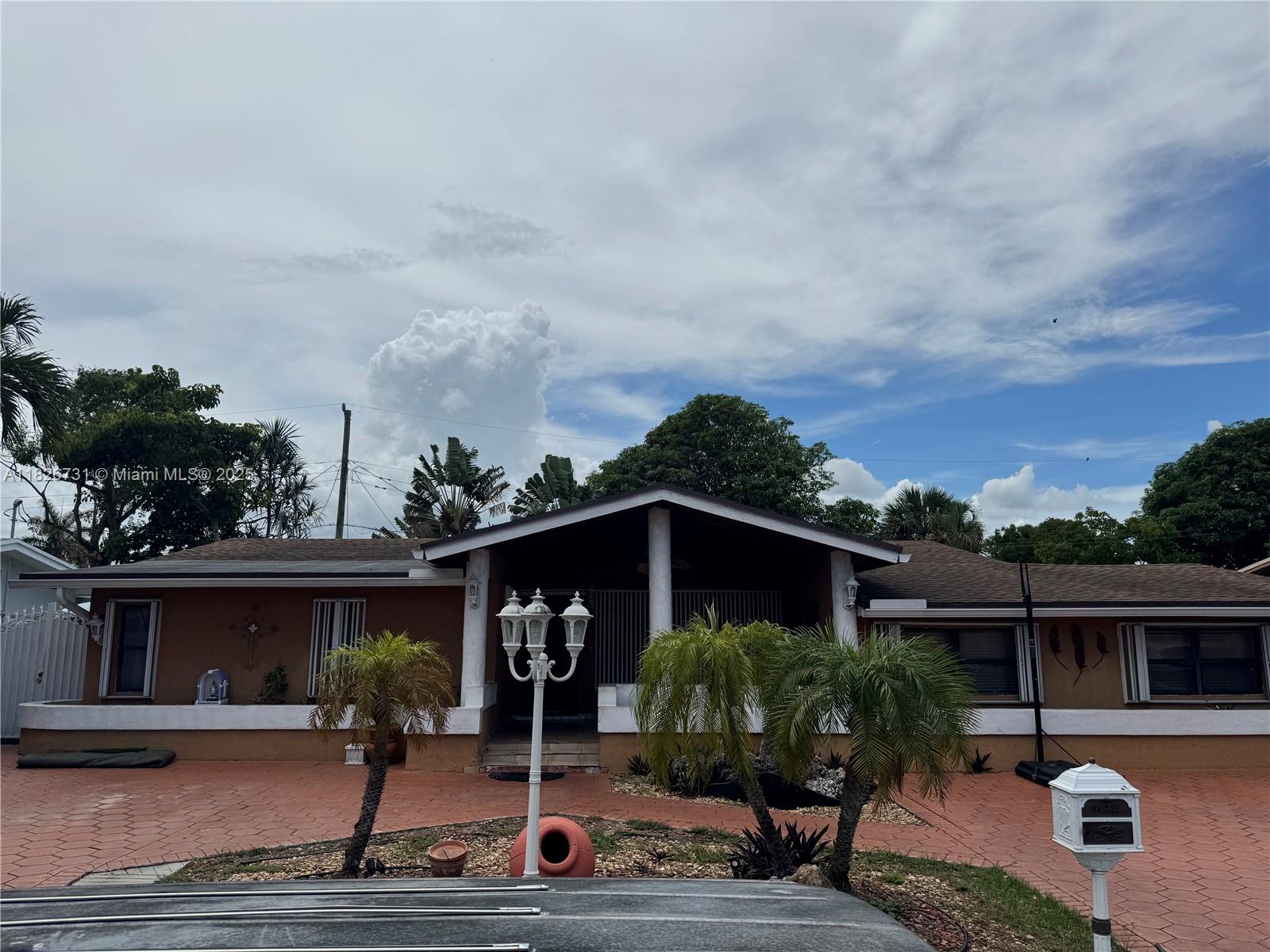 5372 W 9th Ave, Hialeah, Florida image 2