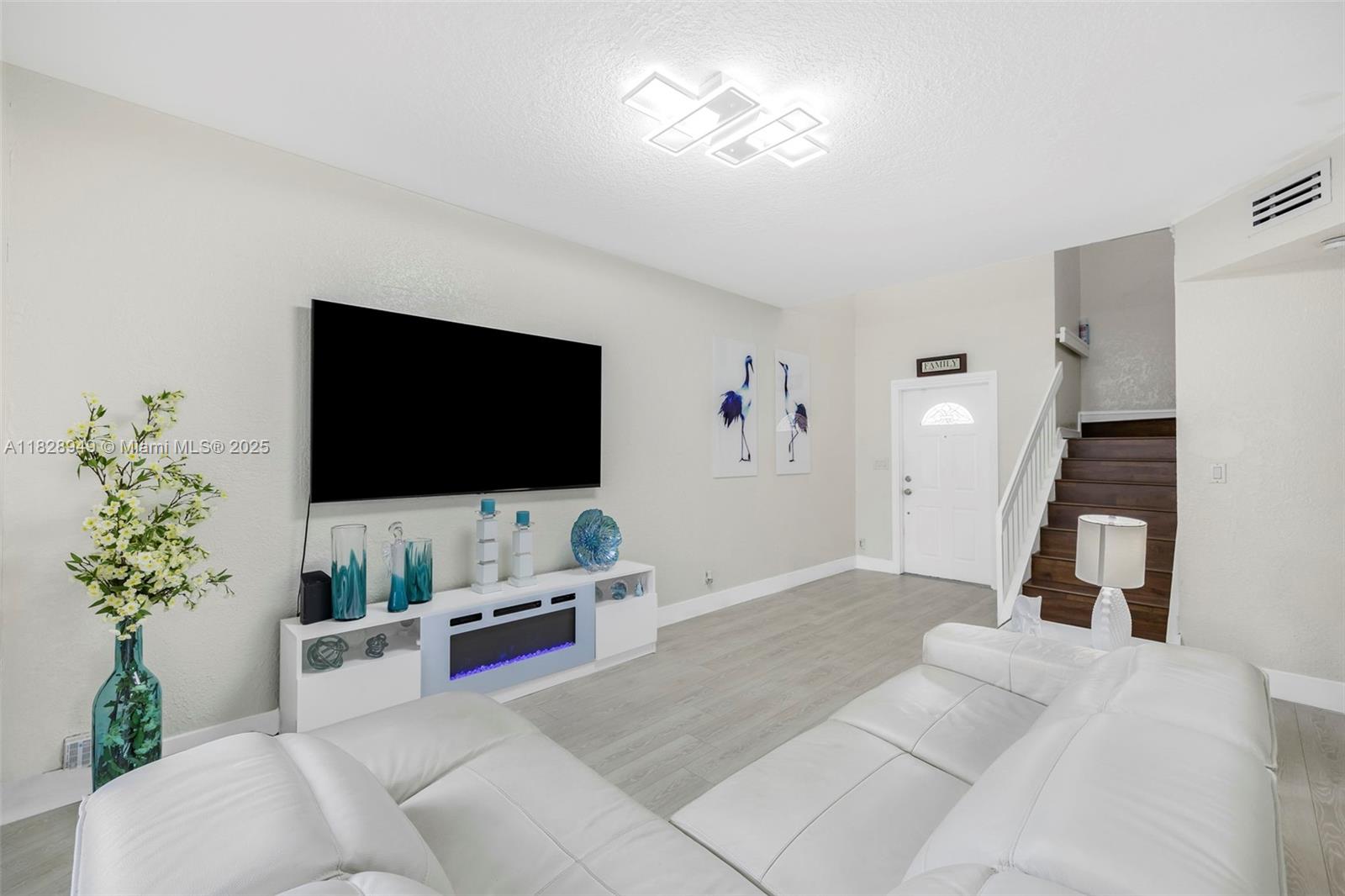 8252 NW 191st Ln #15R, Hialeah, Florida image 8