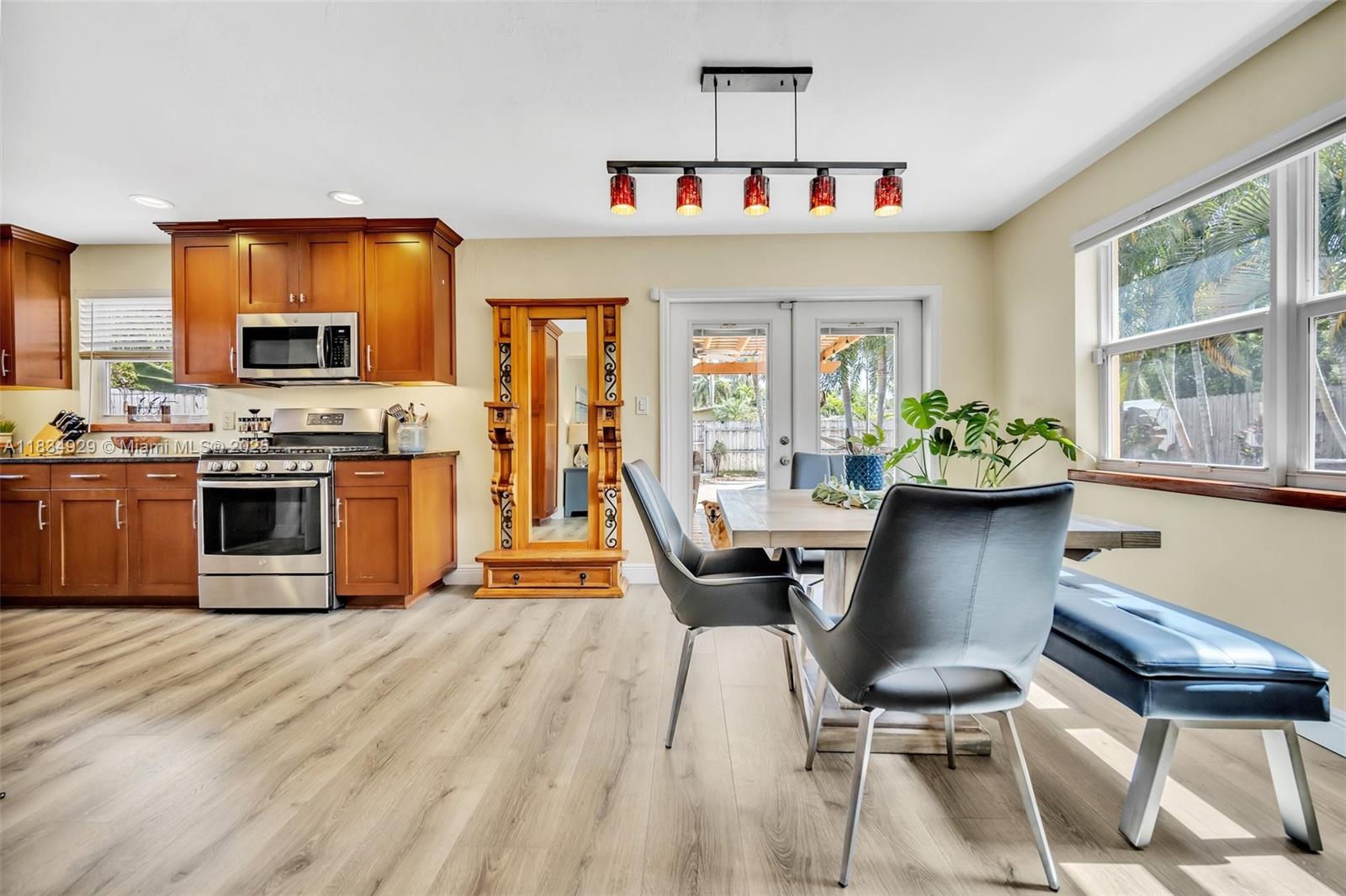 1533 Shenandoah St, Hollywood, Florida image 15