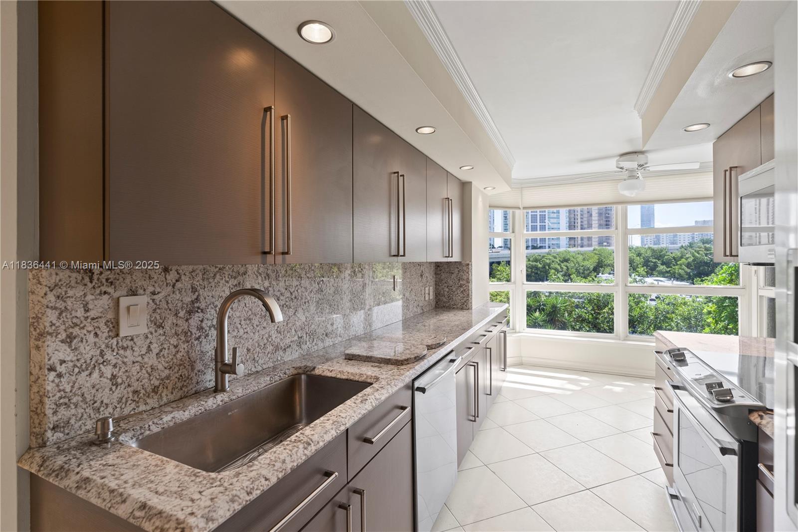 3500 Mystic Pointe Dr #306, Aventura, Florida image 2