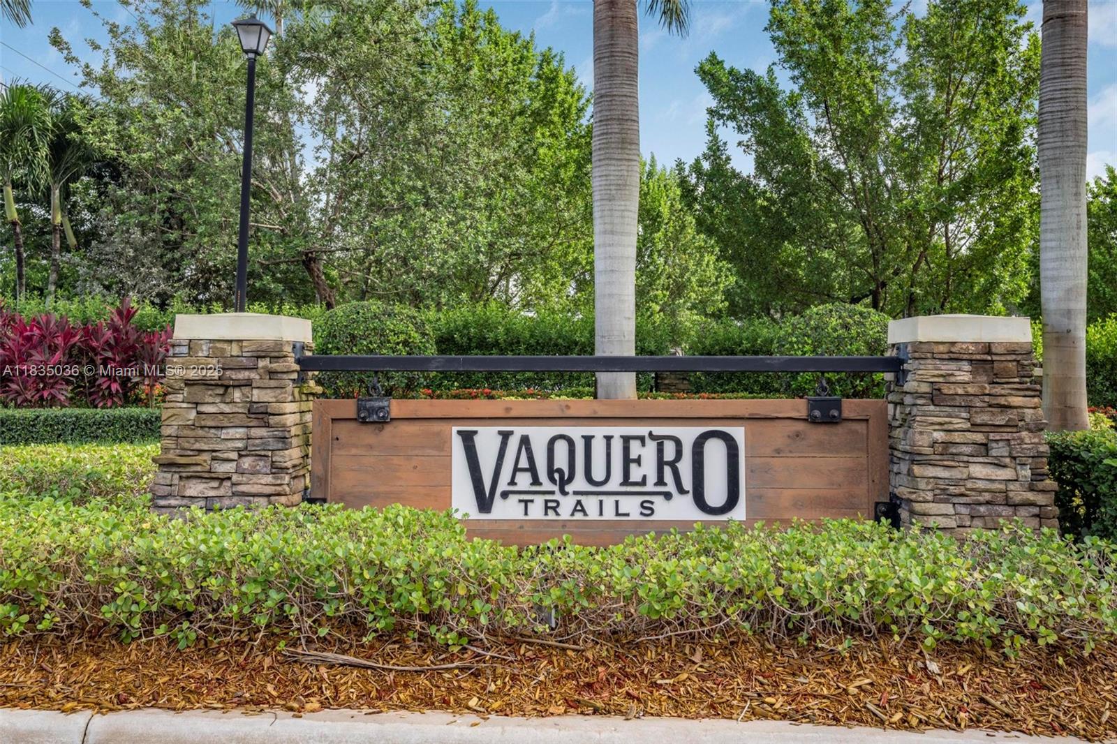 12125 S Vaquero Trails Dr, Davie, Florida image 1
