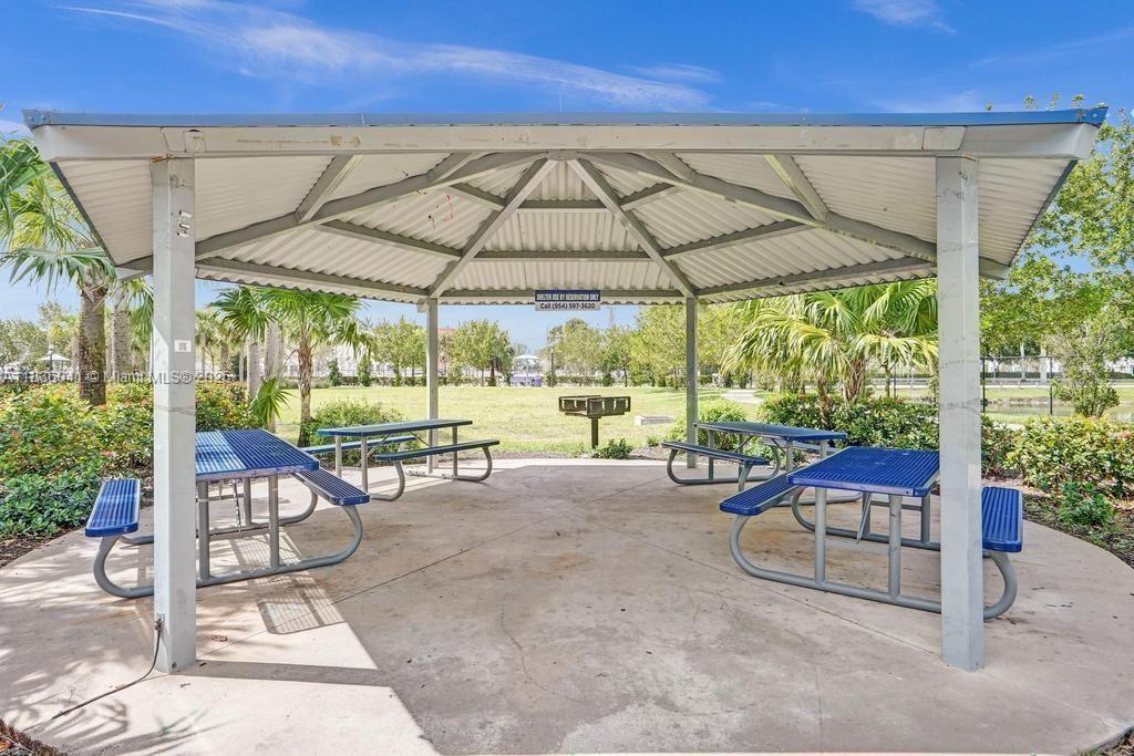 5963 Royal Way, Tamarac, Florida image 11