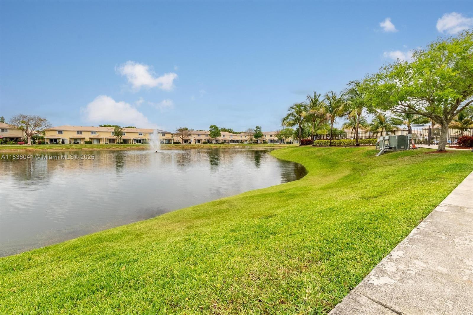 5963 Royal Way, Tamarac, Florida image 12